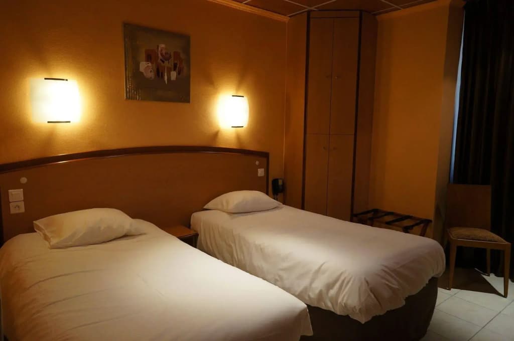 Hotellerie Notre Dame de Lumieres - Miniature 7