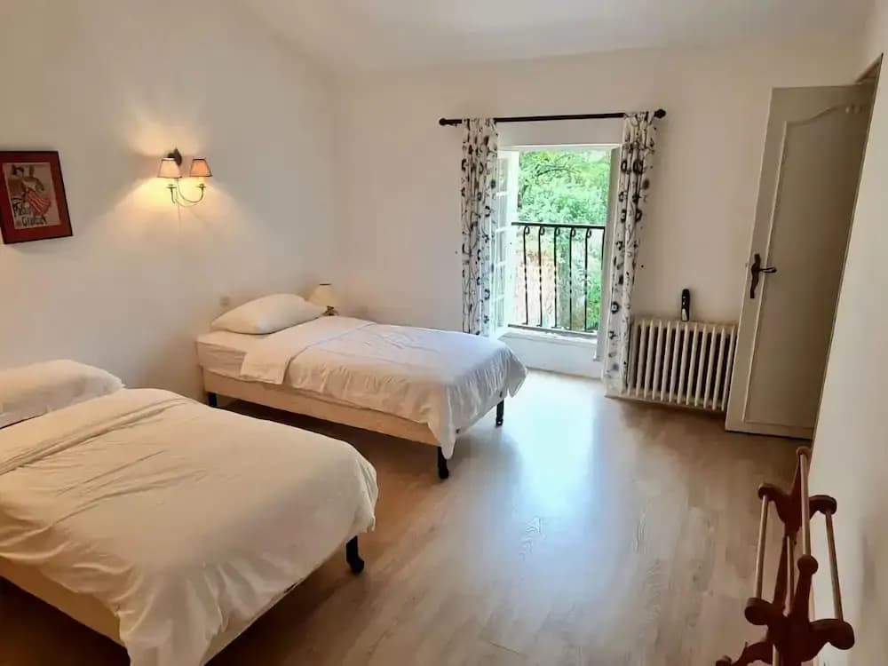 Beautiful Holiday Home With Private Pool - Miniature 6