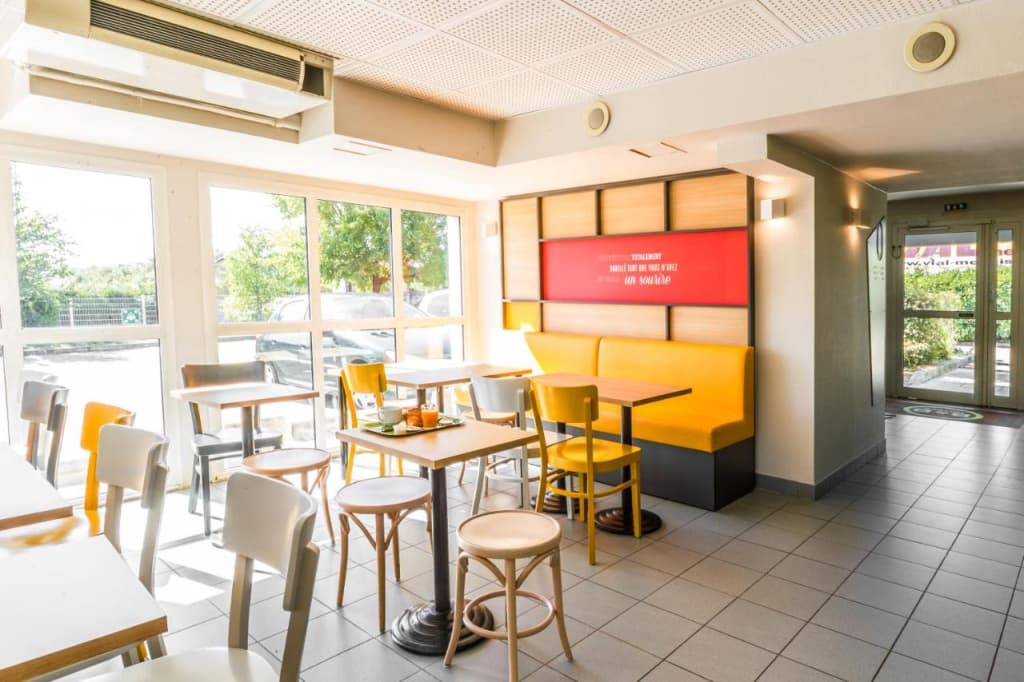 B&B HOTEL Troyes Barberey - Miniature 7
