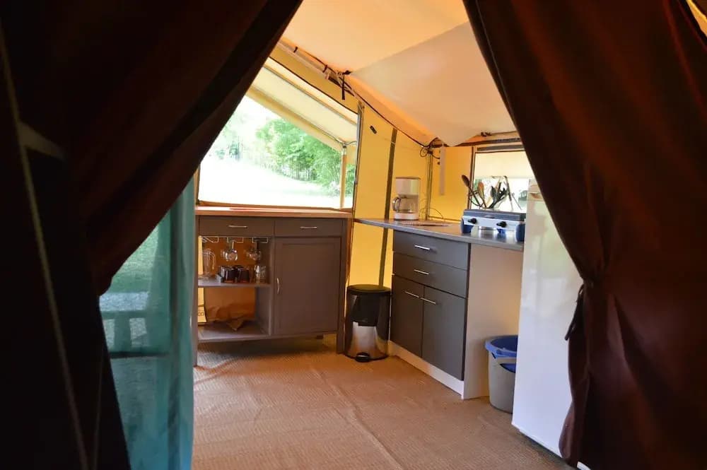 Camping Le Petit Lion - Tente Safari - Photo 2