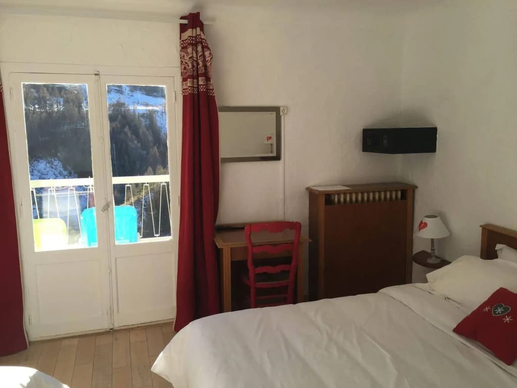 Hotel Chastellares - Photo 4