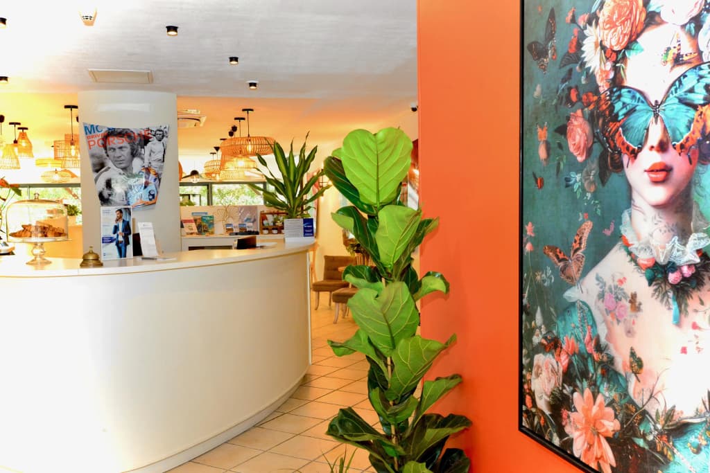 Sure Hotel by Best Western Gemenos en Provence - Photo 2