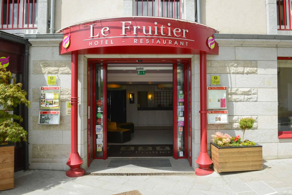 Logis Hôtel Restaurant Le Fruitier - Photo 1