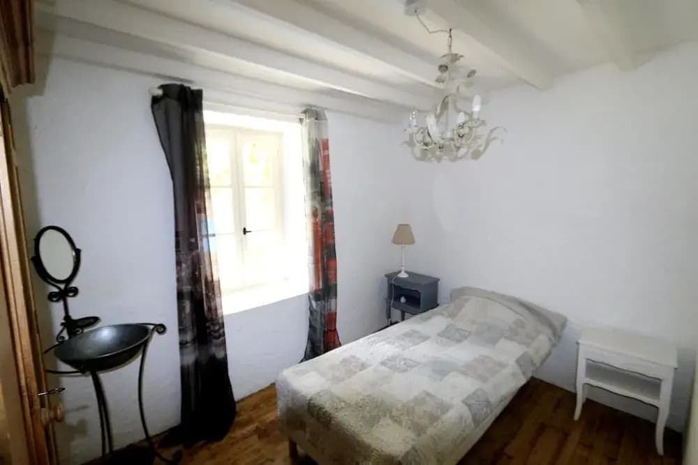 Blanquefort Woodland Hill Retreat - Photo 2