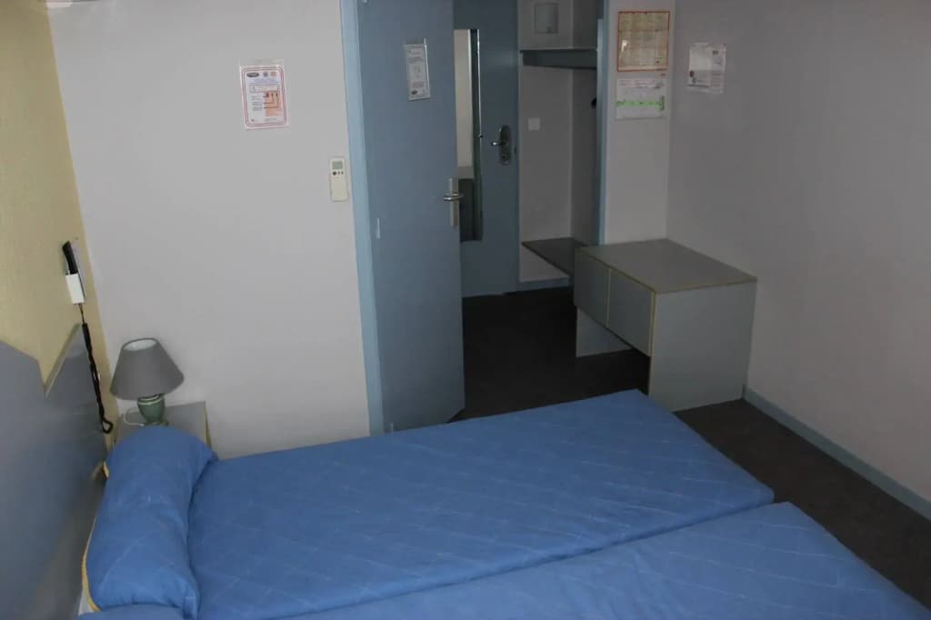 Crau Hotel - Photo 4