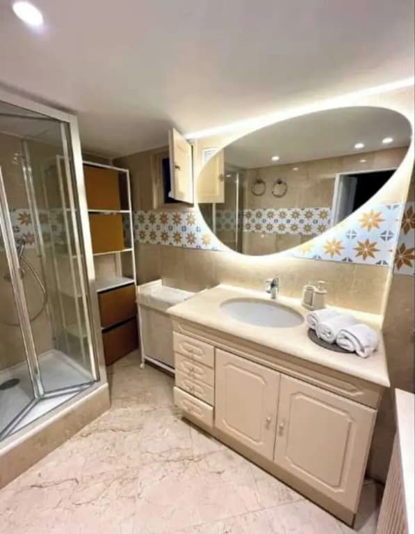 Elegant Apartement - AC 2br-6p- Palais des Congres - Miniature 7