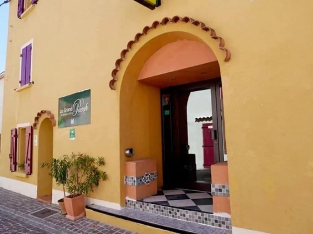 Hôtel Le Grand Puech - Photo 1