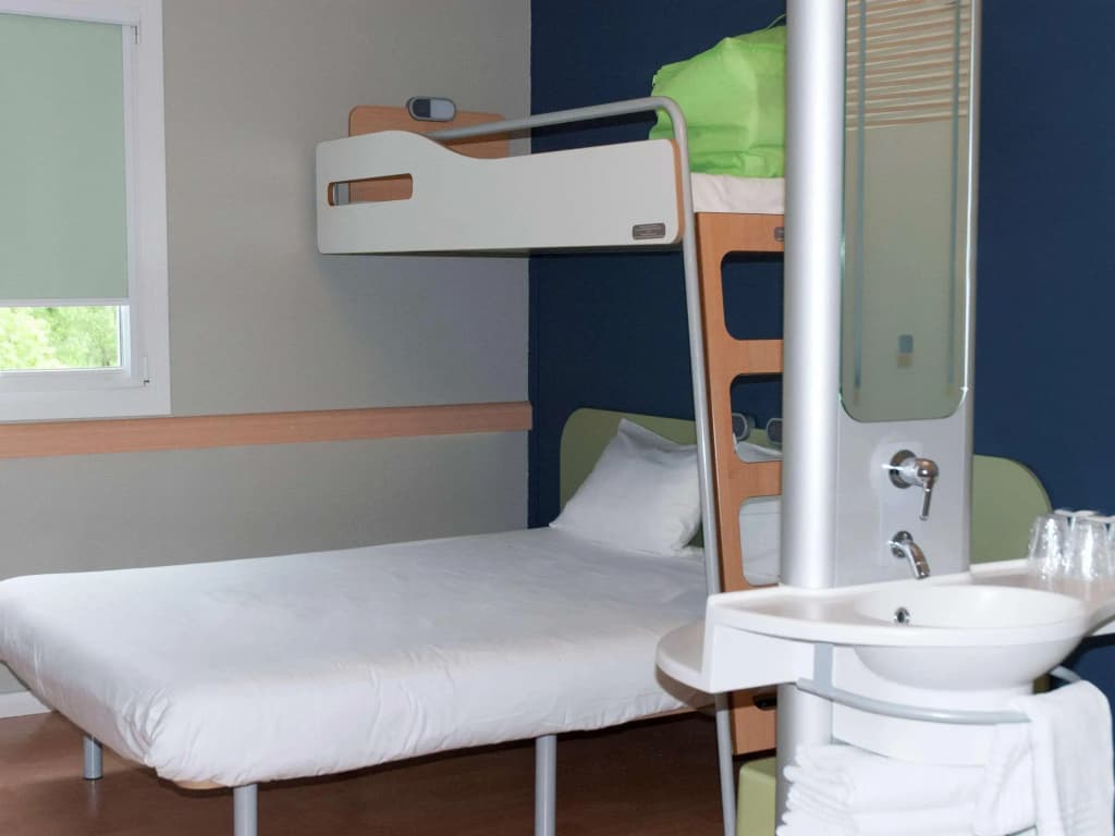 Ibis Budget Rodez - Photo 2