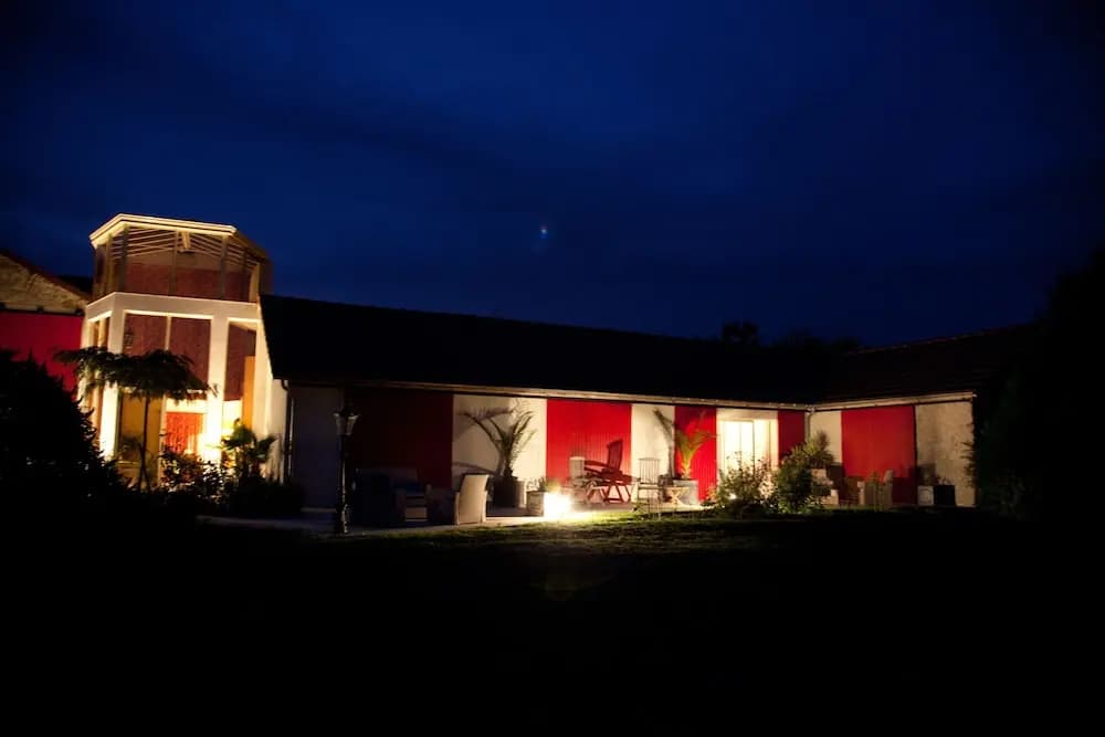 La Grange - Photo 1