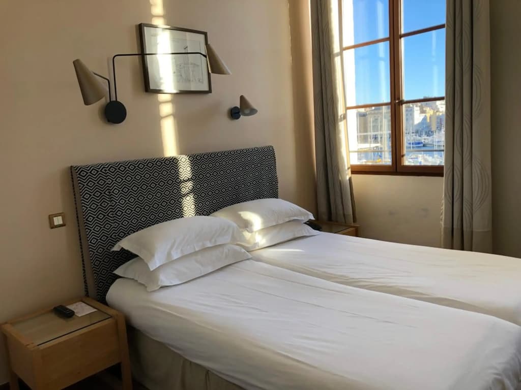 Hotel Bellevue Marseille - Photo 1