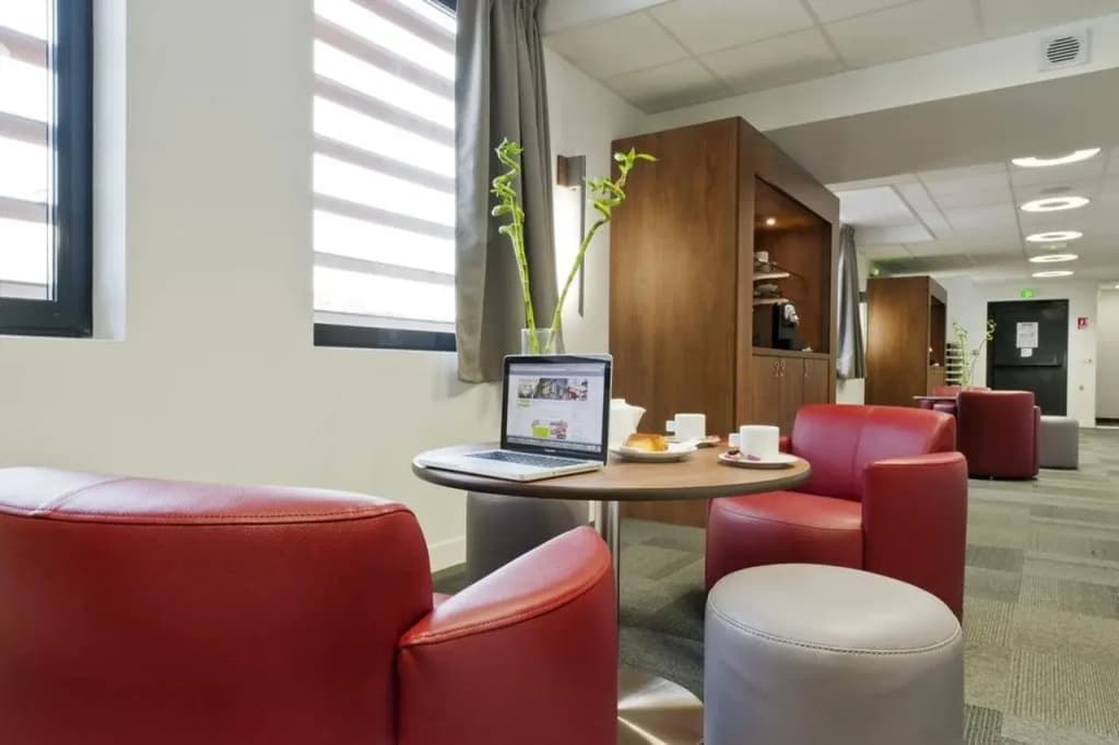 ibis Lyon Sud Oullins - Photo 1