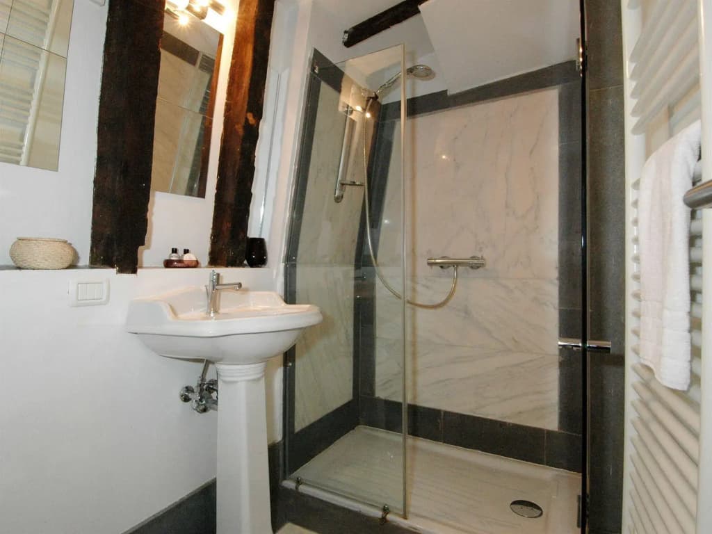 Gregoire Apartment - Miniature 8