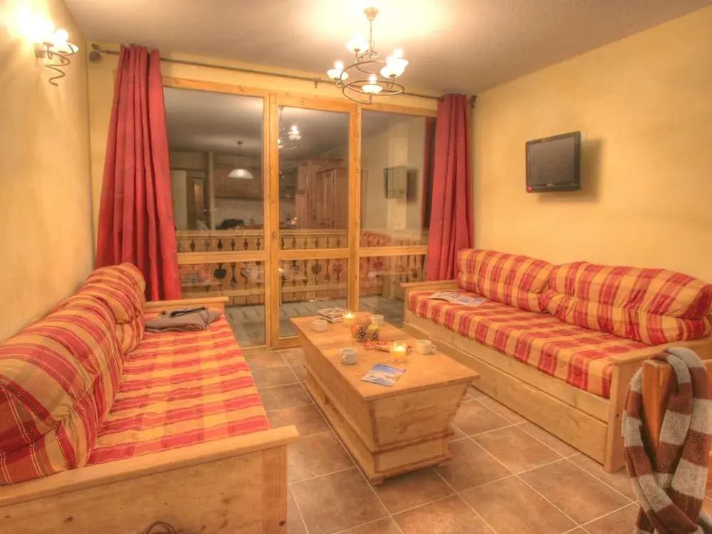 Spacious Apartment in French-italian ski Resort San Bernardo - Photo 3