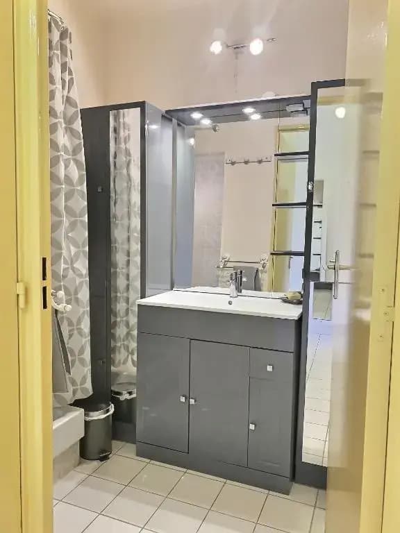 A 50m de la mer, coquet appartement pour 4 personnes - Miniature 8
