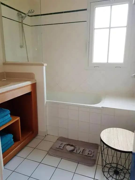Maison de 3 chambres avec piscine partagee terrasse amenagee et wifi a Lacanau a 2 km de la plage - Miniature 7