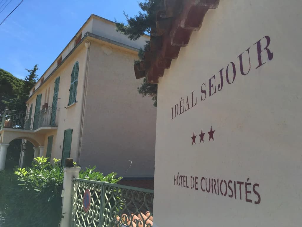 Hotel Idéal Séjour - Photo 1