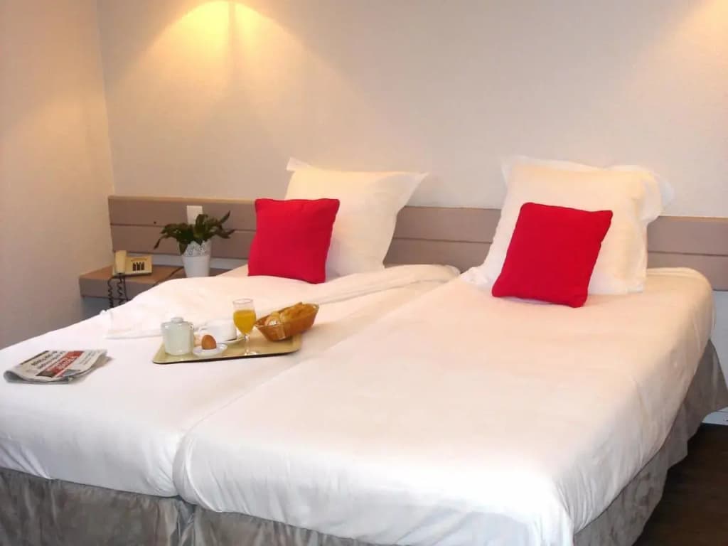 Hotel du Lac - Photo 2