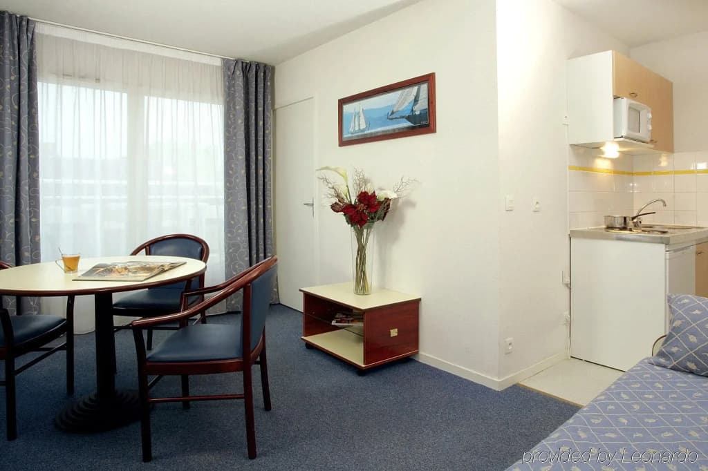 BRIT HOTEL Confort Lannion Centre Gare - Miniature 6