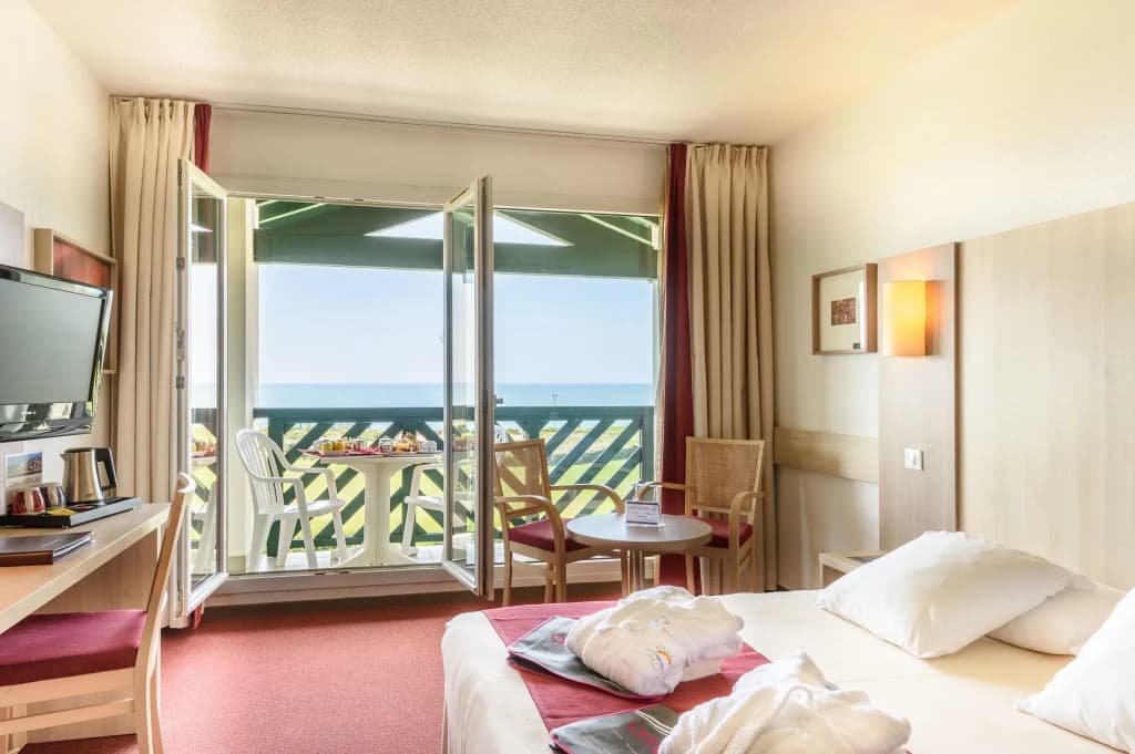 Hotel Atlanthal - Photo 4