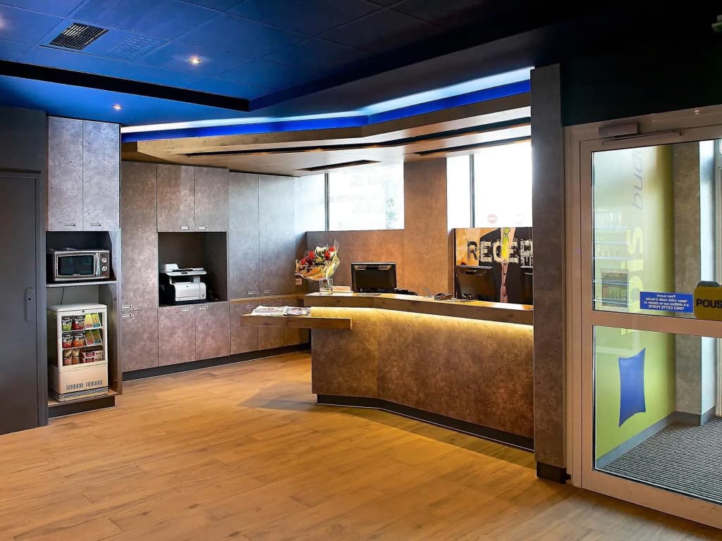 ibis budget Strasbourg Centre Gare - Photo 2