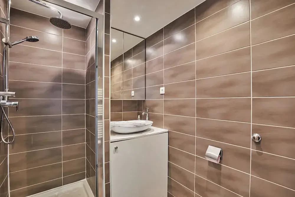 22 m2 Studio Located on the 6th Floor With Elevator: - 1 Bedroom With 140 cm Double bed - Television, Wifi - Equipped Kitc...