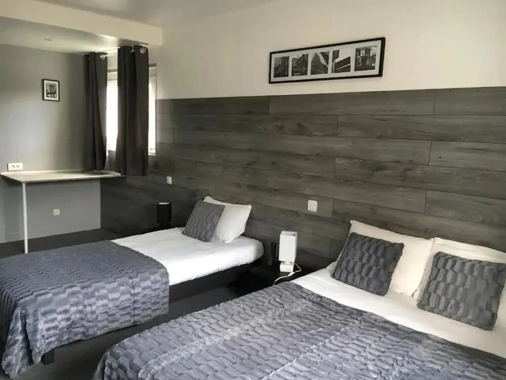 Hotel Mervil Airport - Photo 4