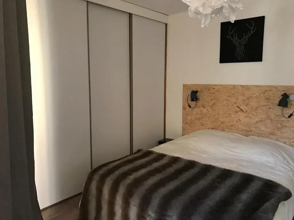 Appartements Place La Fare - Photo 1