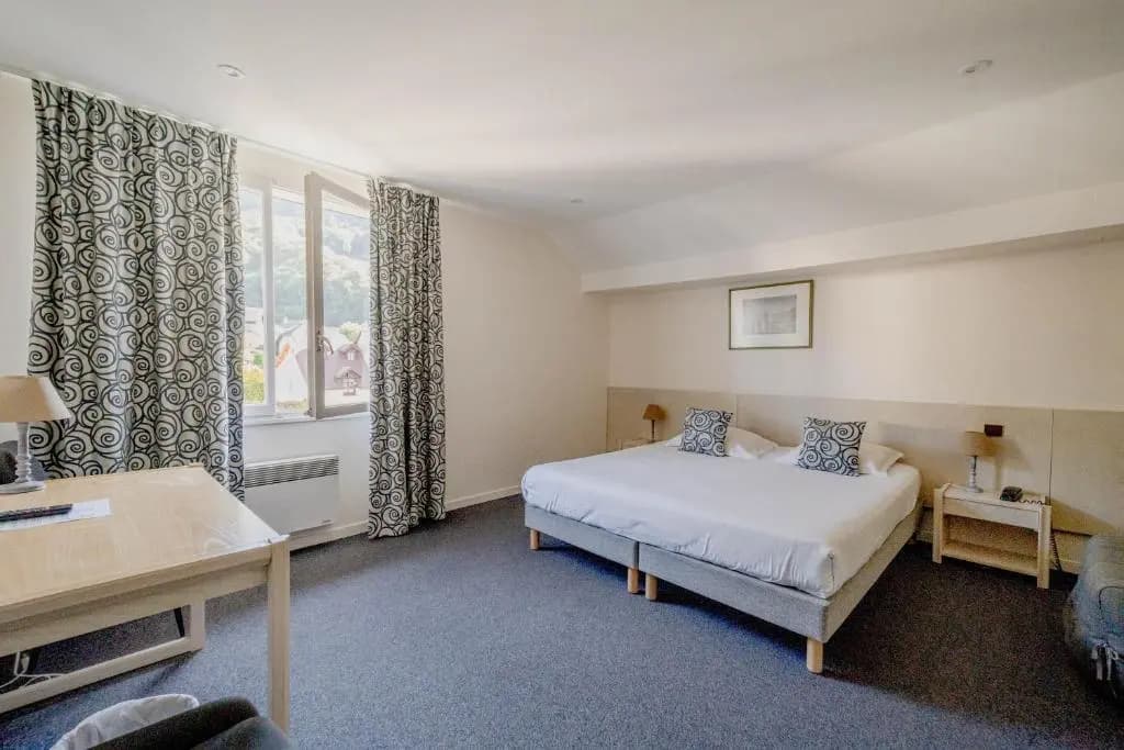 Hotel Du Lac - Photo 1