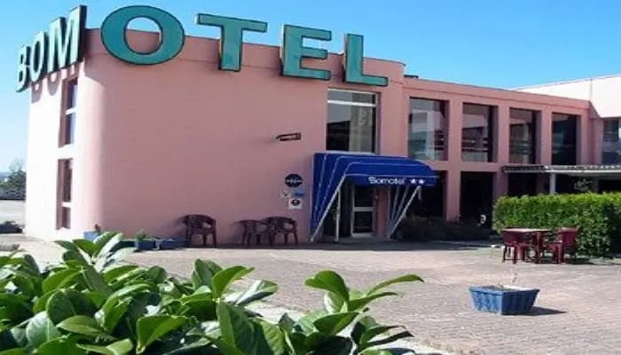Hôtel Bomotel - Photo 1