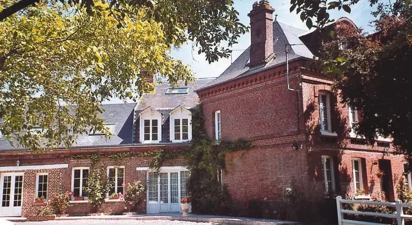 Chambres d'Hôtes et Roulottes Le Clos du Quesnay - Photo 2
