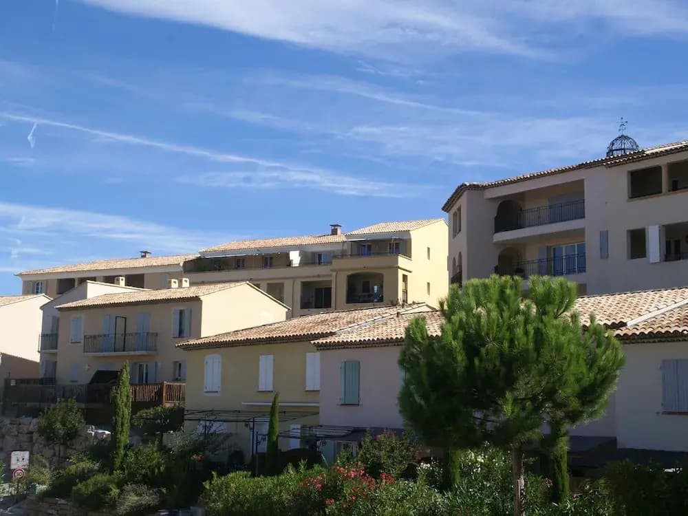 Charming Apartment in Mallemort with Swimming Pool - Photo 1