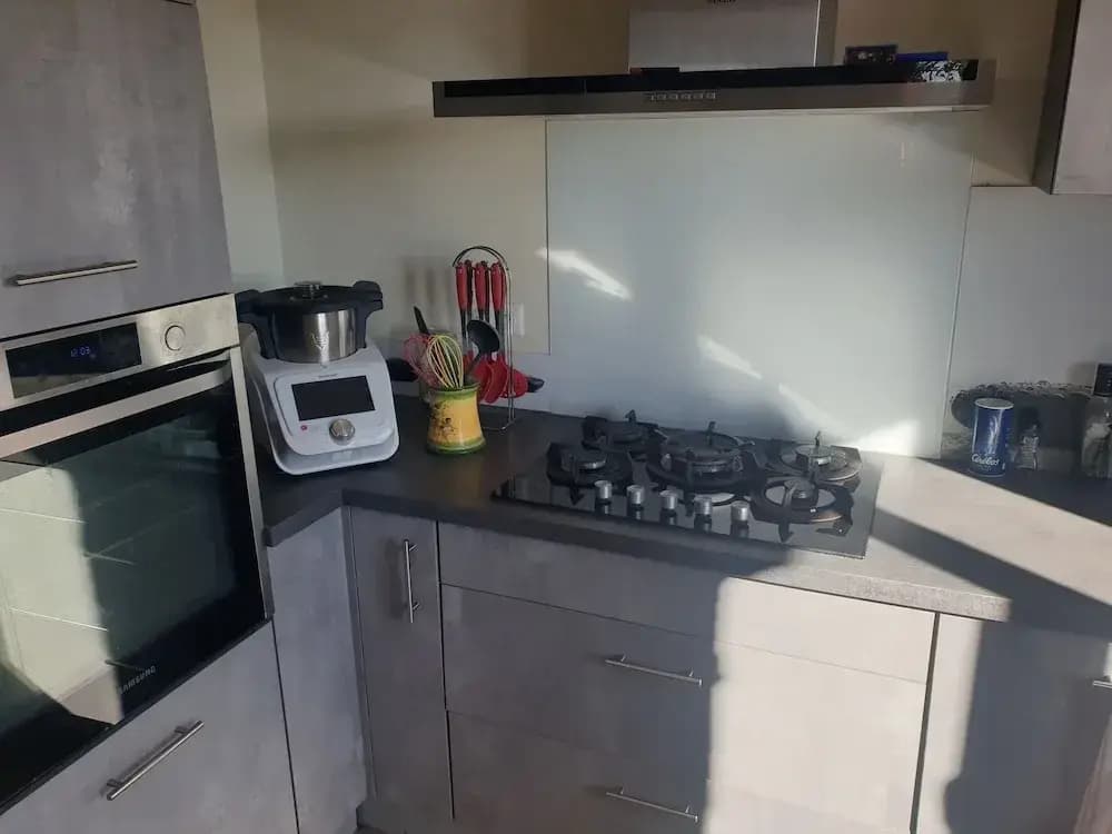 Chambre avec cuisine équipée sur demande - Miniature 8