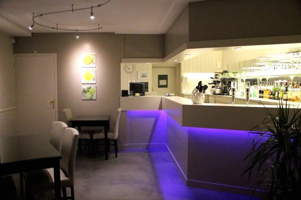 Logis Hôtel Le Pélican & son restaurant - Photo 2