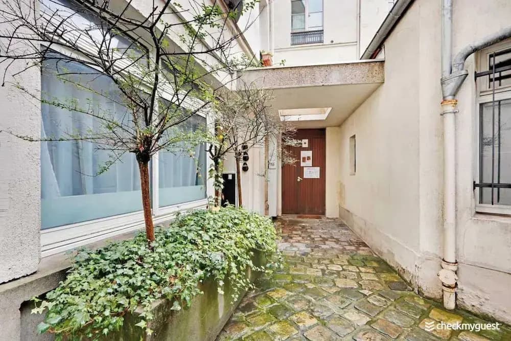Appartement in the Heart of Paris Jardin du Luxembourg - Photo 1