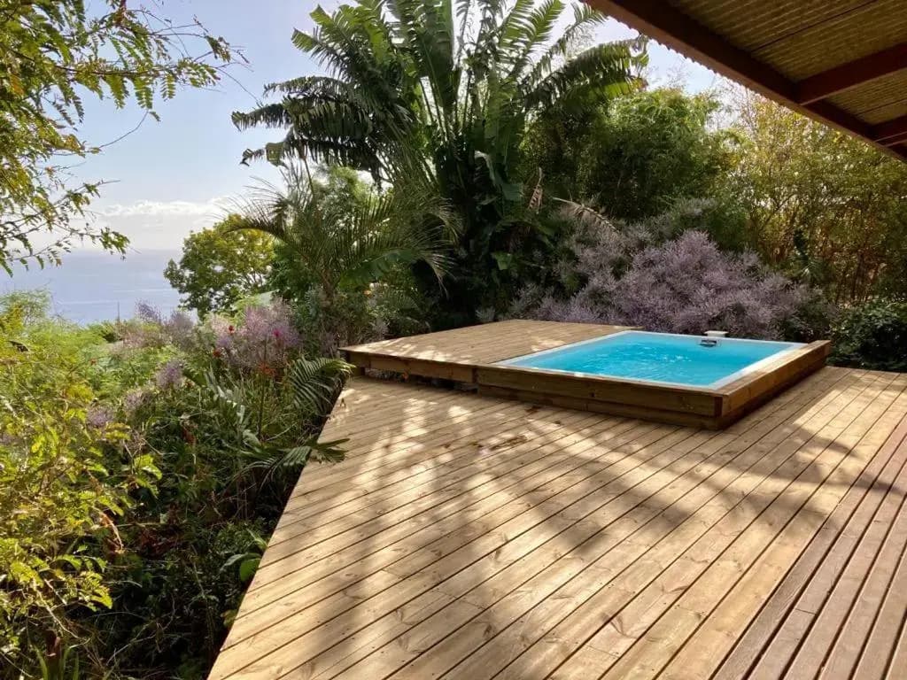 Cottage chaleureux avec vue mer et piscine - Miniature 8