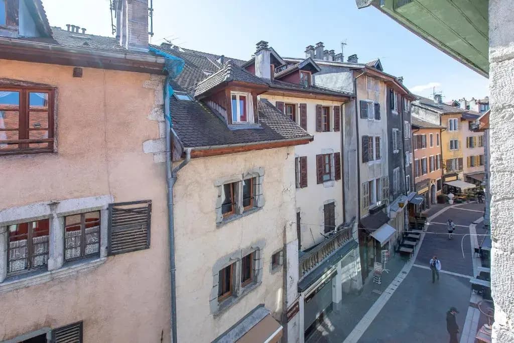 ANNECY Sainte Claire vieille ville 38m2 Terrasse proche gare et lac 4 pers 3 étoiles - Photo 1
