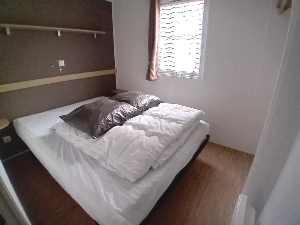 Mobil-Homes Deux Chambres - Photo 5