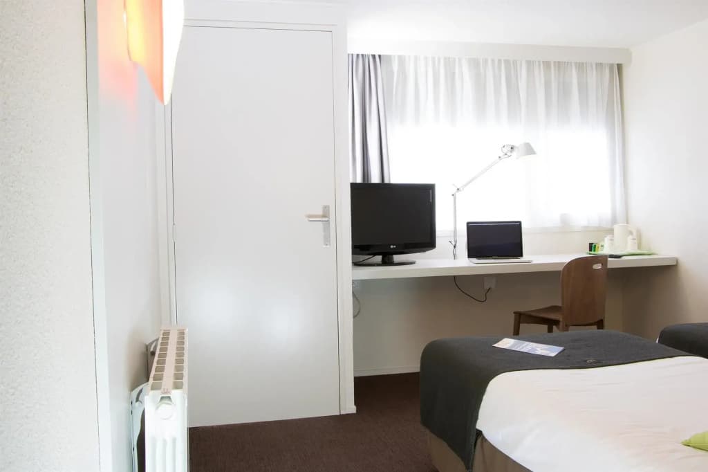 Hotel Campanile Nantes Est - Saint Sébastien Sur Loire - Photo 2