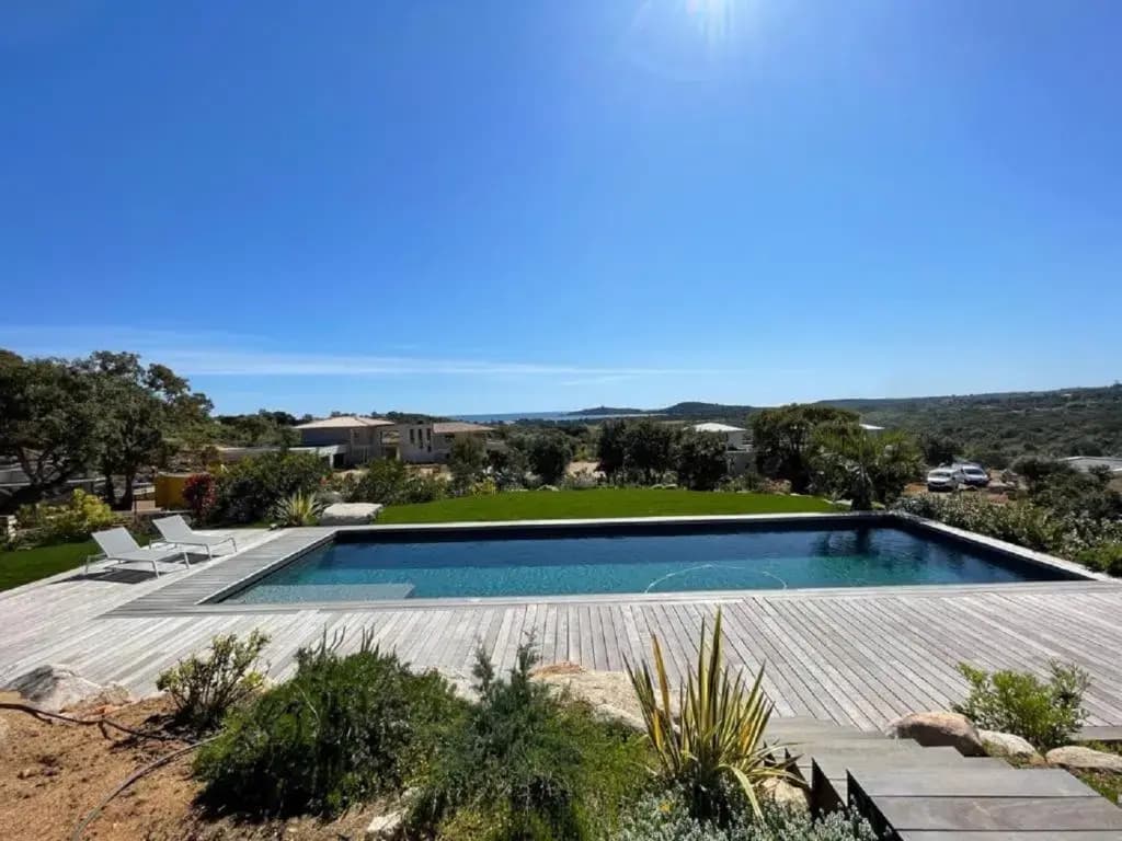 Splendide villa d'architecte vue sur la baie de Pinarellu - Miniature 7
