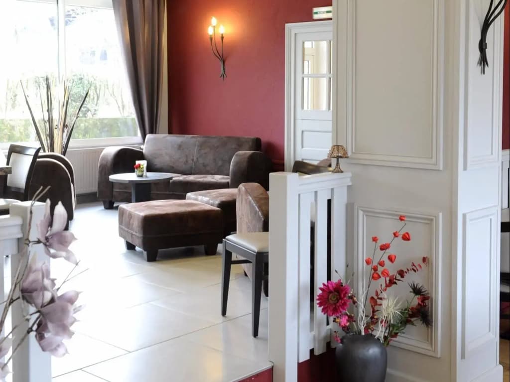Hôtel Les Mésanges - Photo 1
