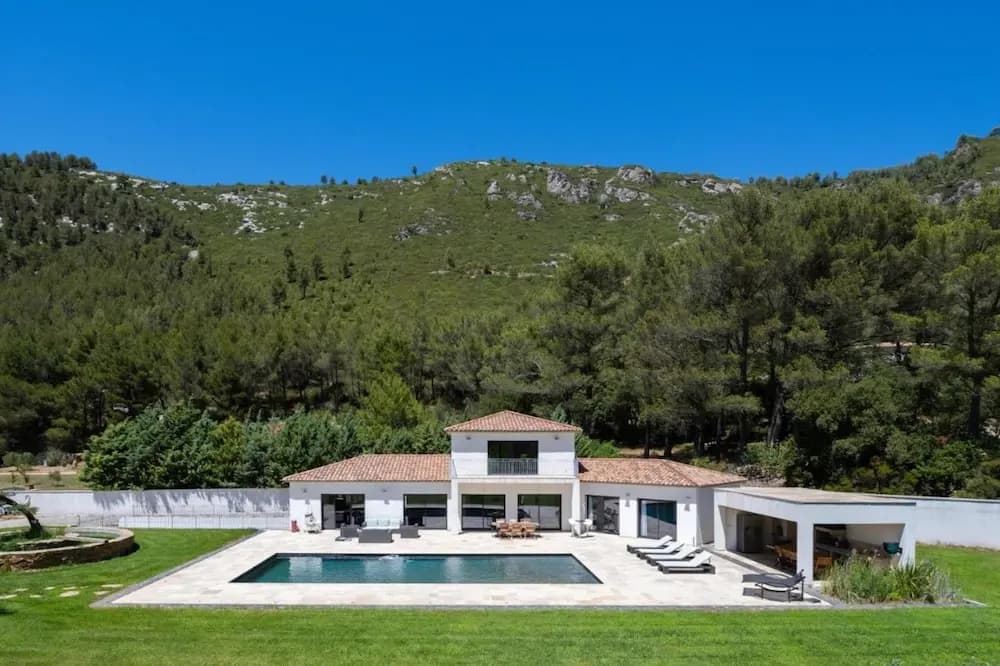 Villa With Heated Swimming Pool spa gym and Cinema - Photo 2