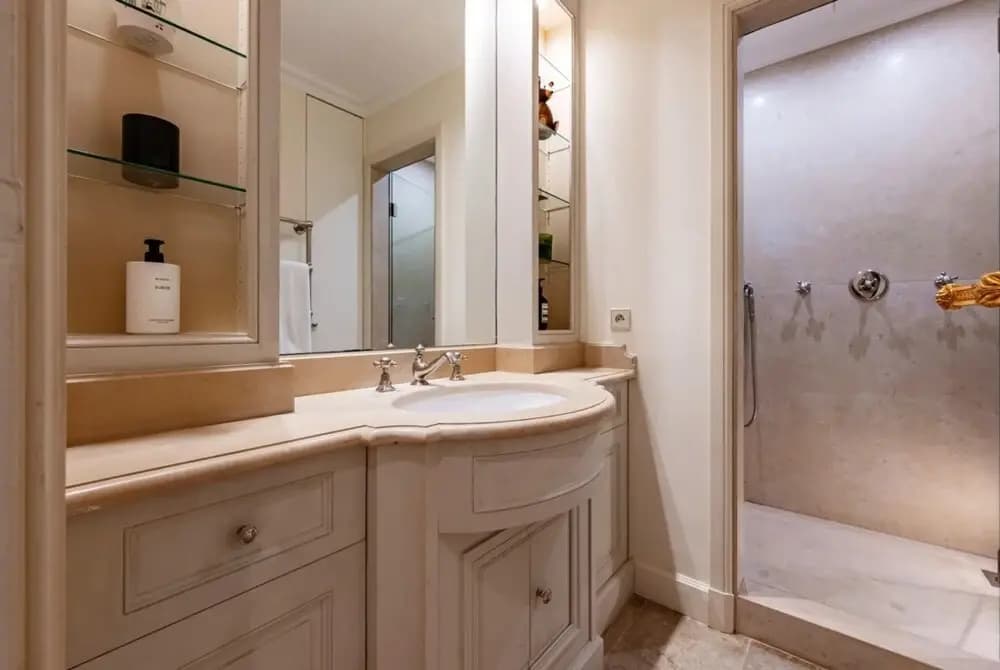 Luxury 3BR Flat Near the Champs Elys es - Miniature 7
