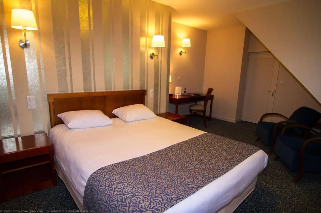 Logis Hotel du Chateau - Photo 3