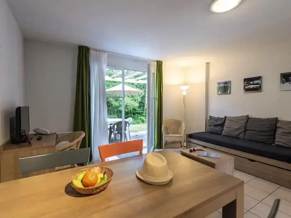 Beautiful Holiday Home With Linen Package - Photo 5
