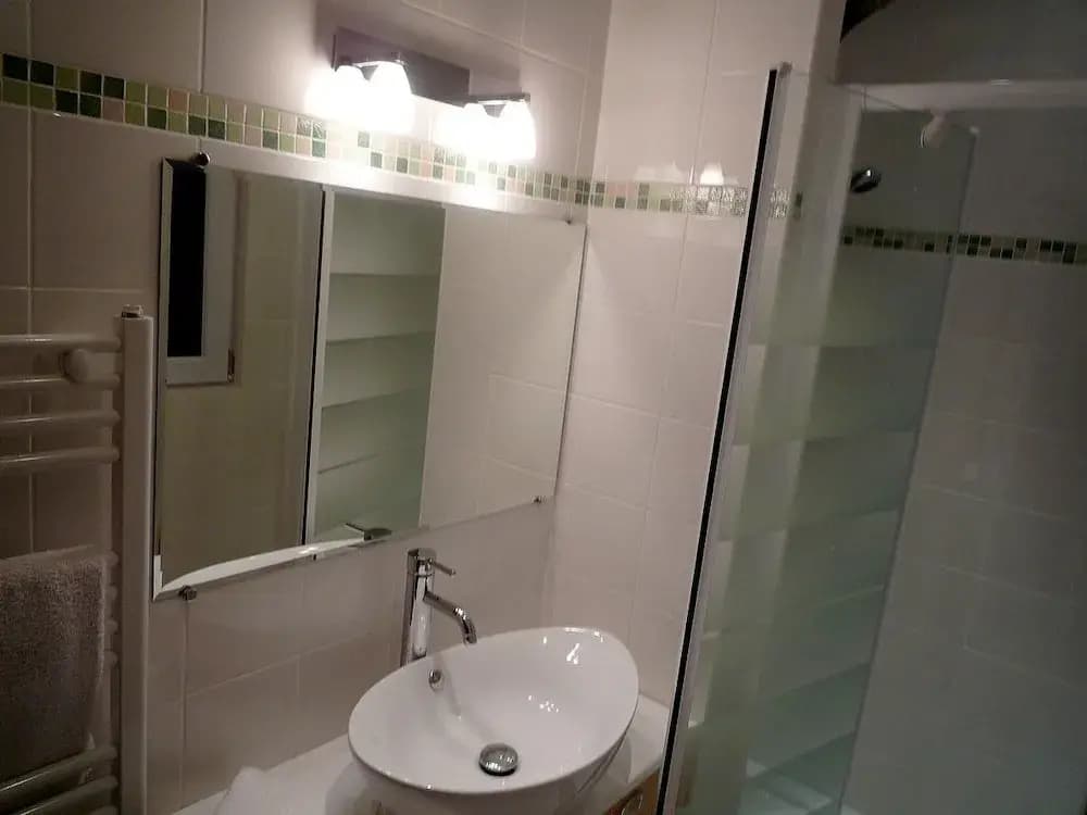 Appartements - Visit in Bordeaux - Miniature 8