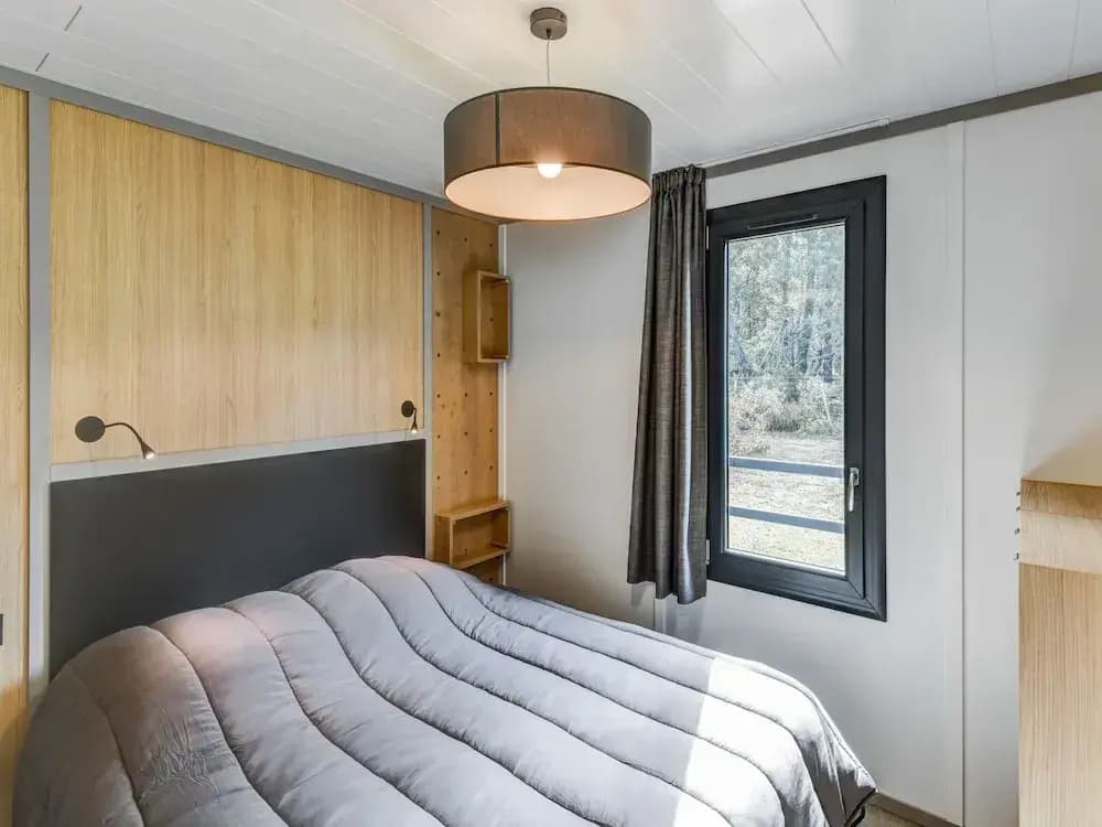Secluded Chalet in Hourtin With Swimming Pool - Photo 2