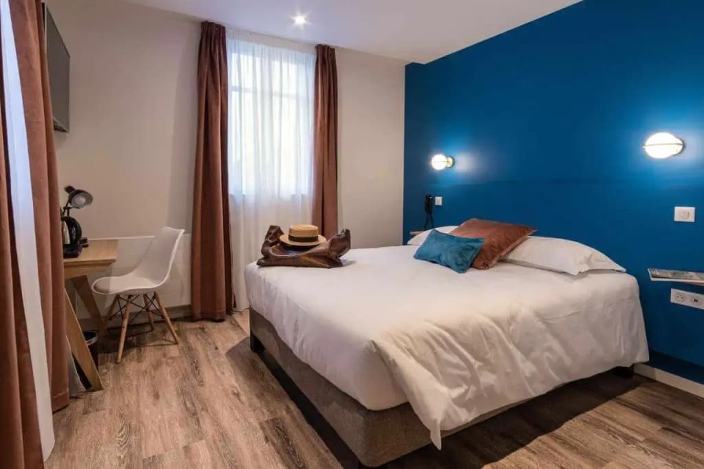 Mayrena Hotel - Photo 4