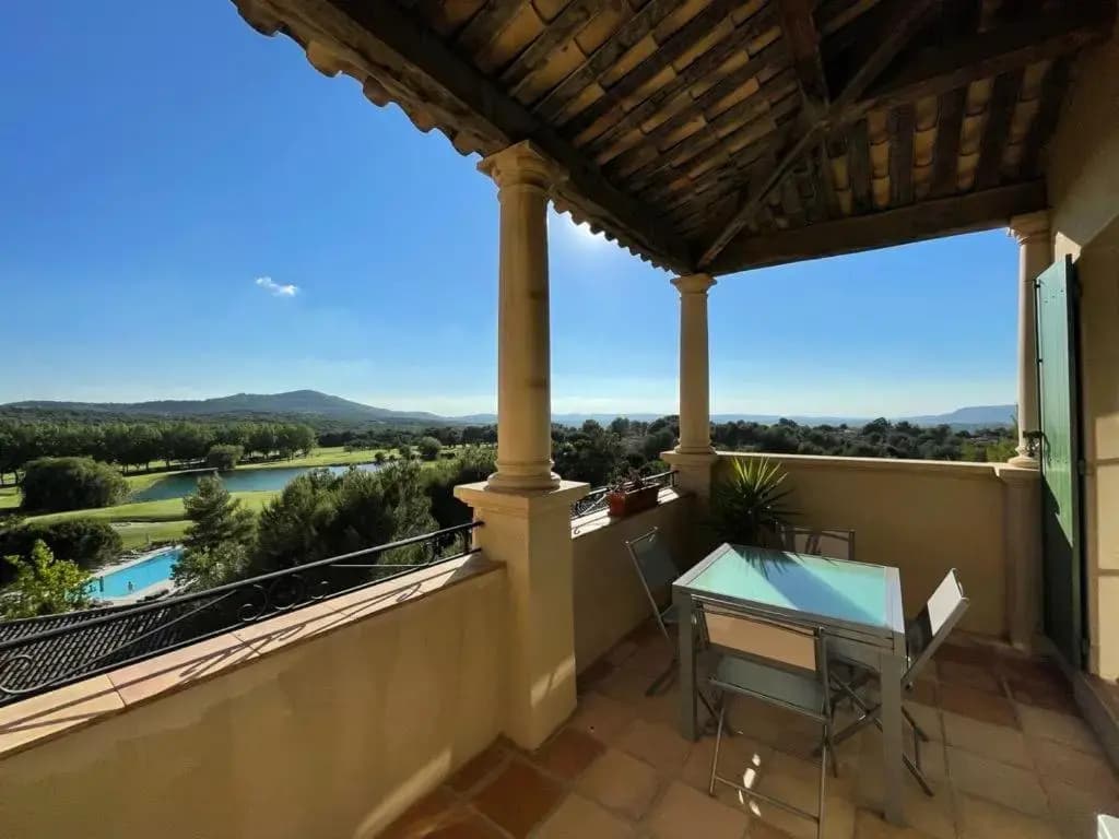 appartement sur le golf de pont royal - Photo 4