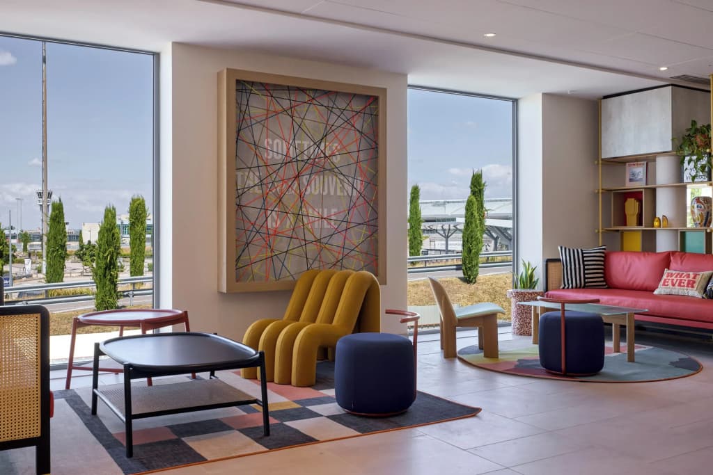 Hampton by Hilton Lyon Airport - Miniature 8