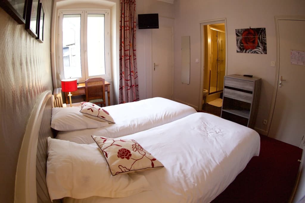 Garden Hotel - Photo 3